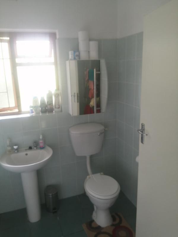 To Let 2 Bedroom Property for Rent in Kenilworth Western Cape